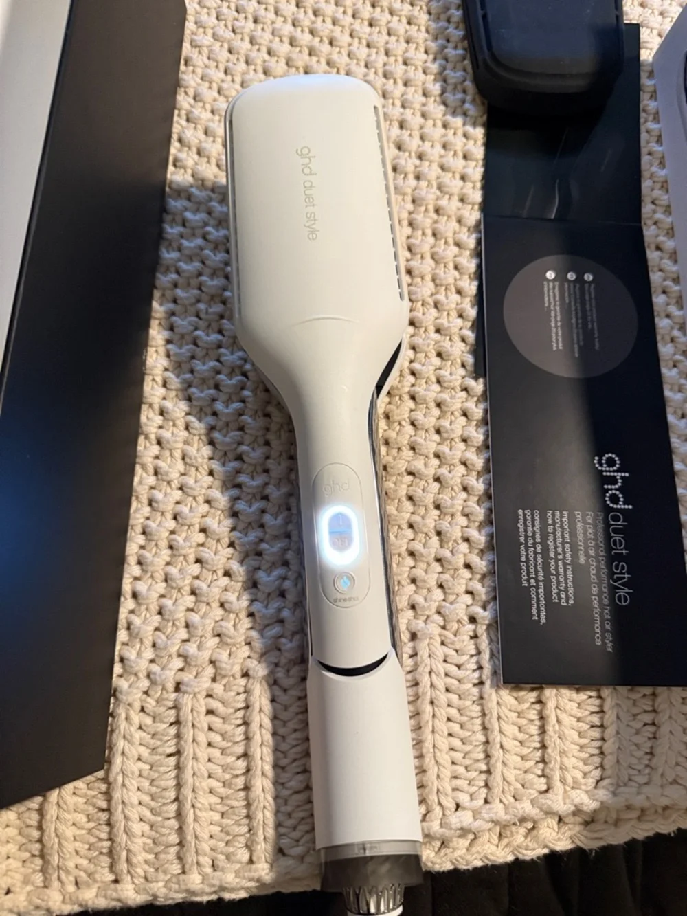 GHD Duet Style 2‑in‑1 Hot Air Styler –Professional Performance | Excellent Cond - Picture 2 of 6